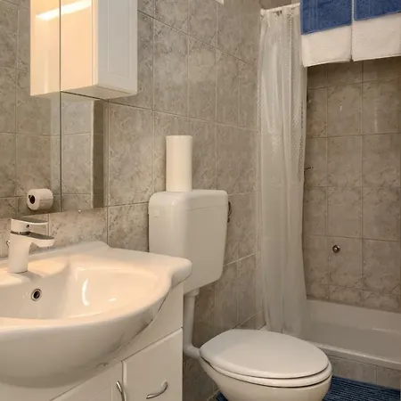 Castle 아파트 풀라